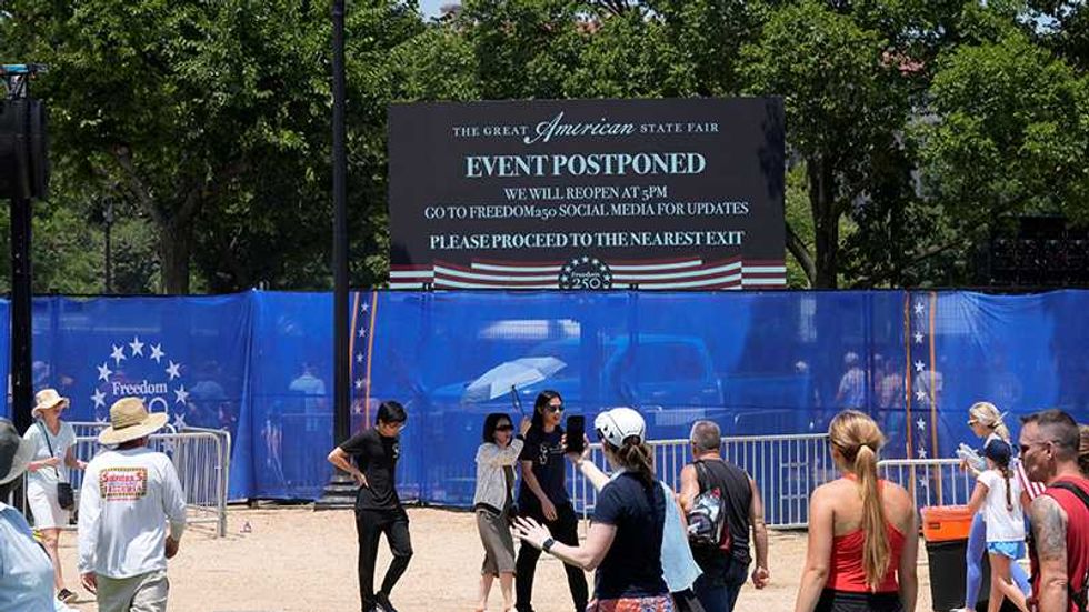 Fate: Mother Nature shuts down Trump's biggest crowd yet