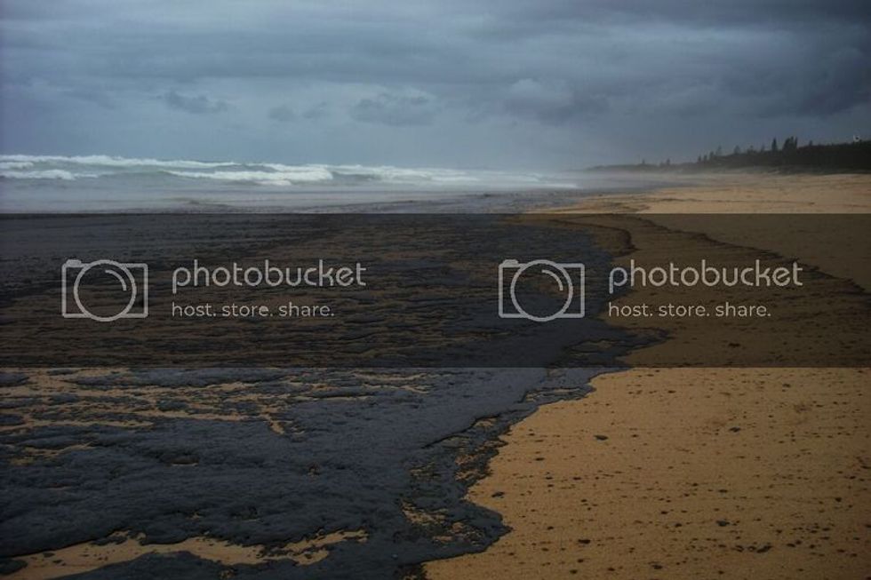  photo 2009_queensland_oil_spill_01_zps8154fcc7.jpg