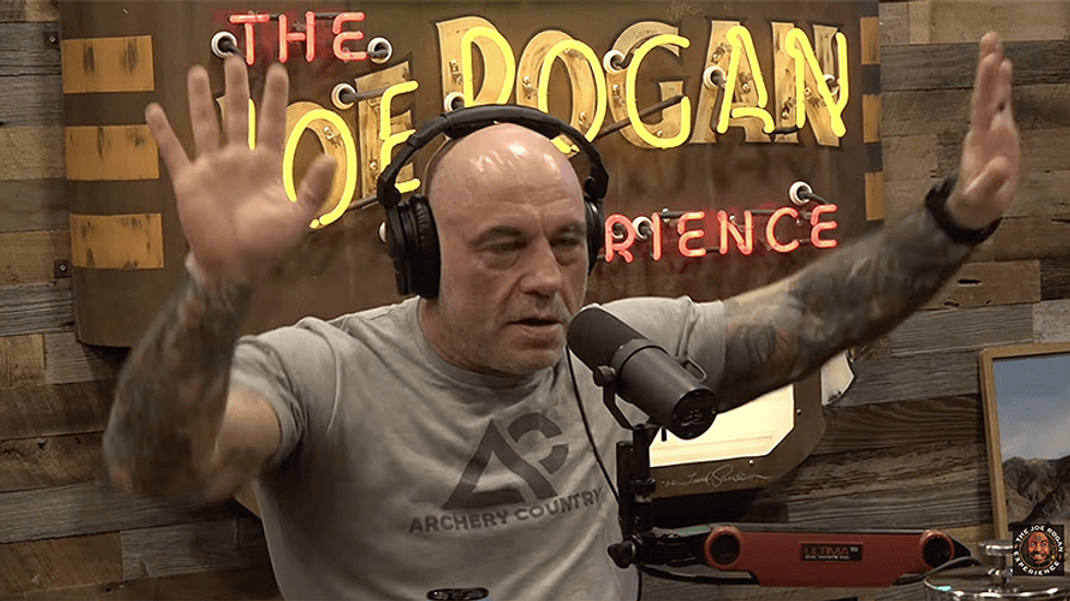 Joe Rogan flat-out laughs at Trump's Jesus pic excuse