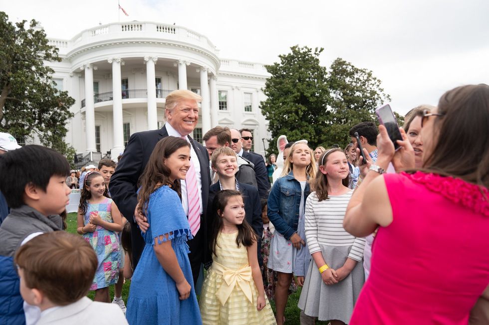 Trump's mysterious actions suggest he may tear down White House columns