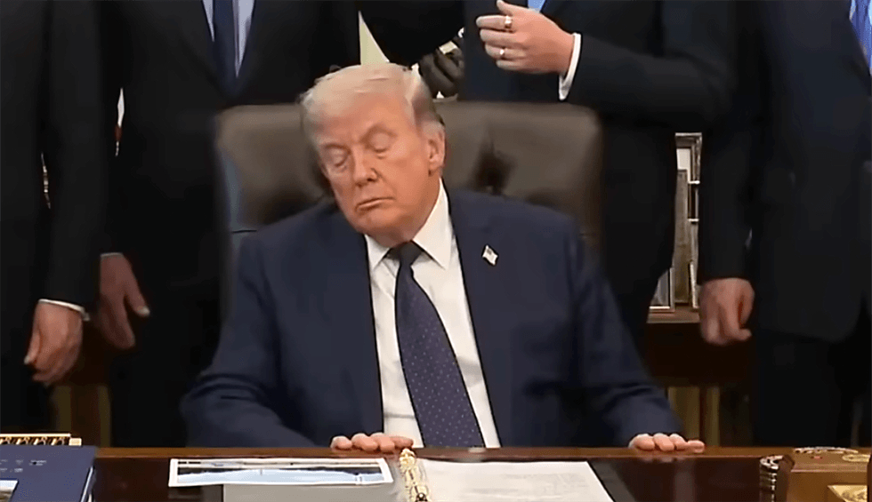 Conservative brutally mocks Trump’s sleeping habits in scathing parody