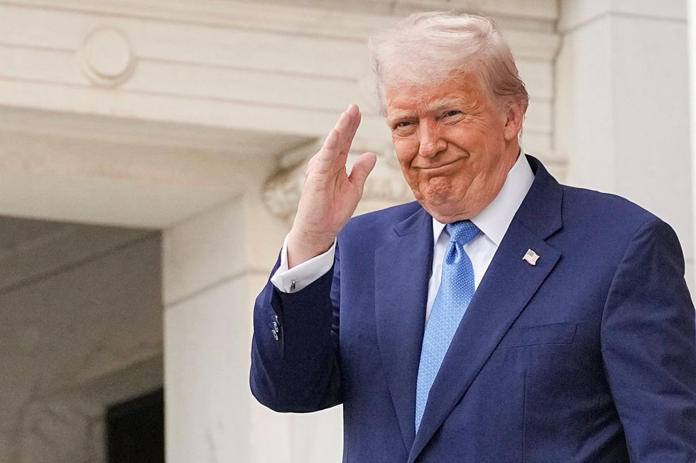 Experts rip Trump over 'dramatic' damage done despite huge campaign pledge