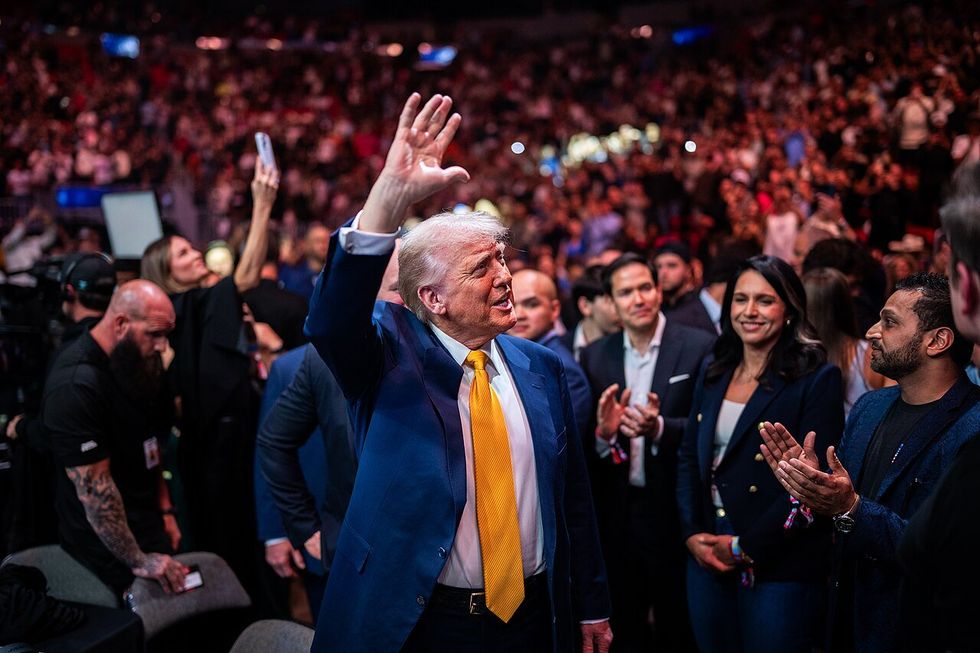 FBI agents 'aghast' by Trump team’s ineptitude: ex-agency supervisor