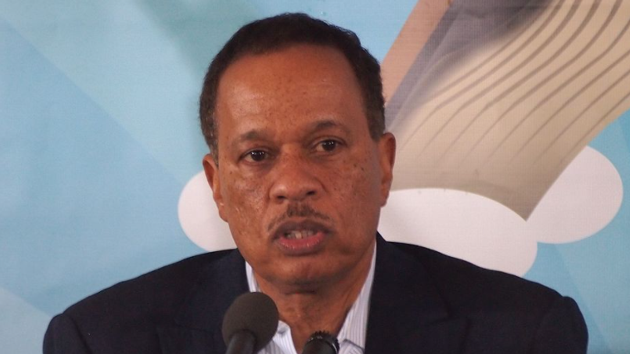 Fox News host slams the 'right-wing echo chamber' on his own network for pushing false reports