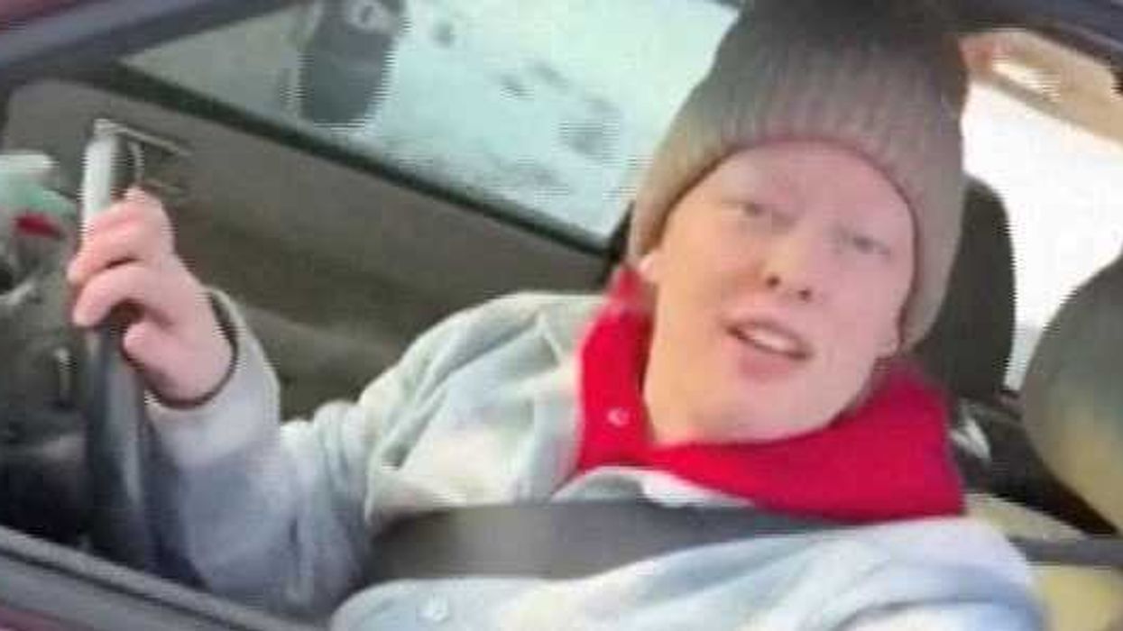 An overlooked detail in the Renee Good video