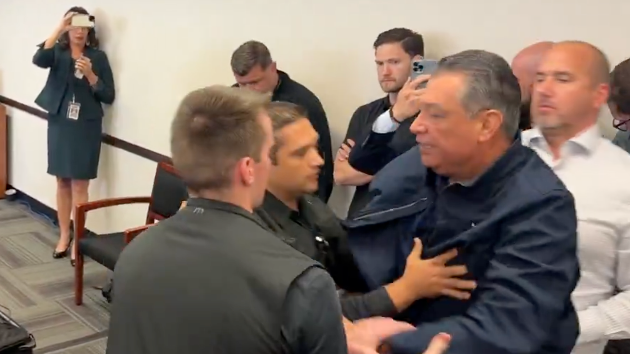 'Fascism off the charts': Outrage erupts as Noem's 'authoritarian thugs' tackle US senator