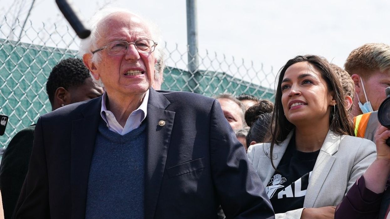'Not enough': Bernie Sanders blasts Dem handling of Trump