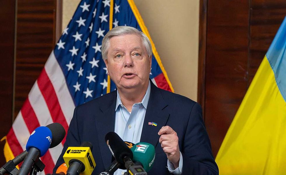 'Pathetic' Lindsey Graham brutally mocked for wanting to rename Nobel Prize after Trump