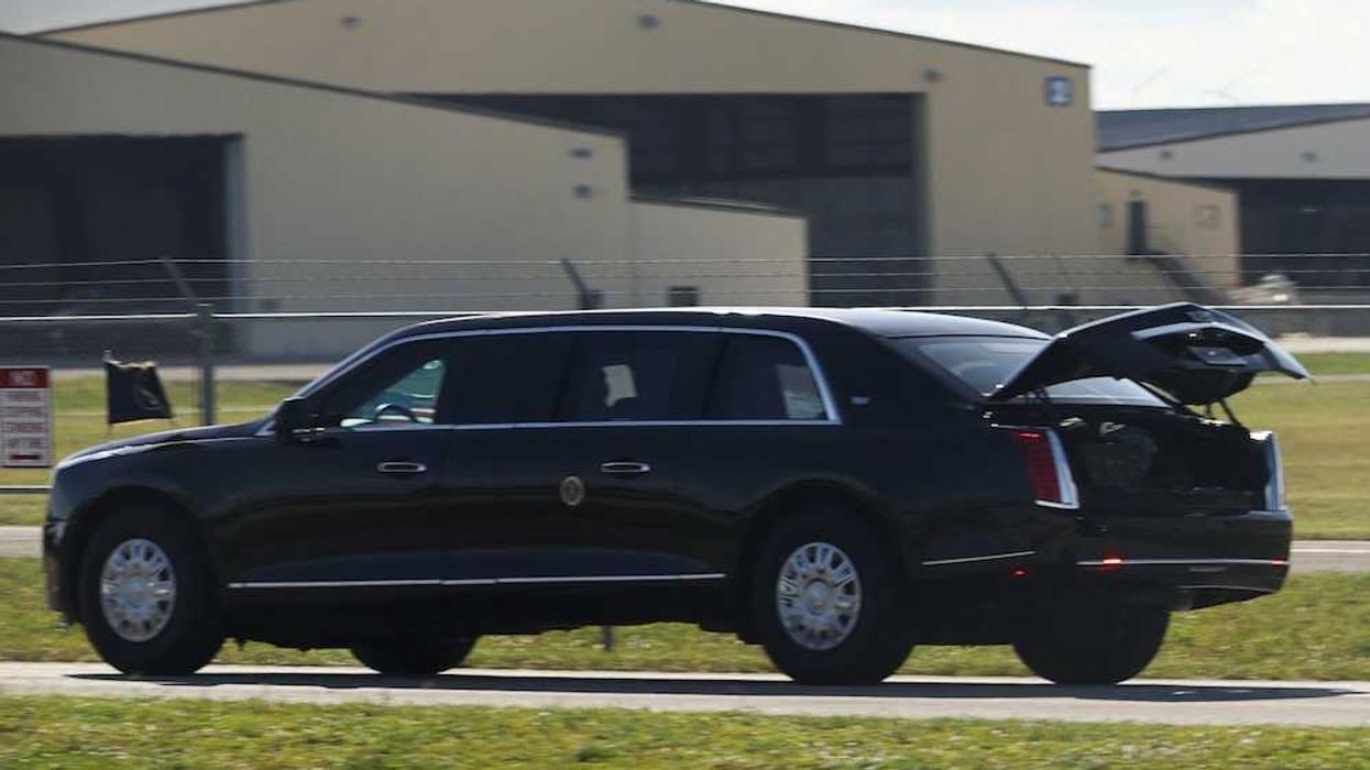 Trump mocked over viral photo of 'incompetent' travel blunder