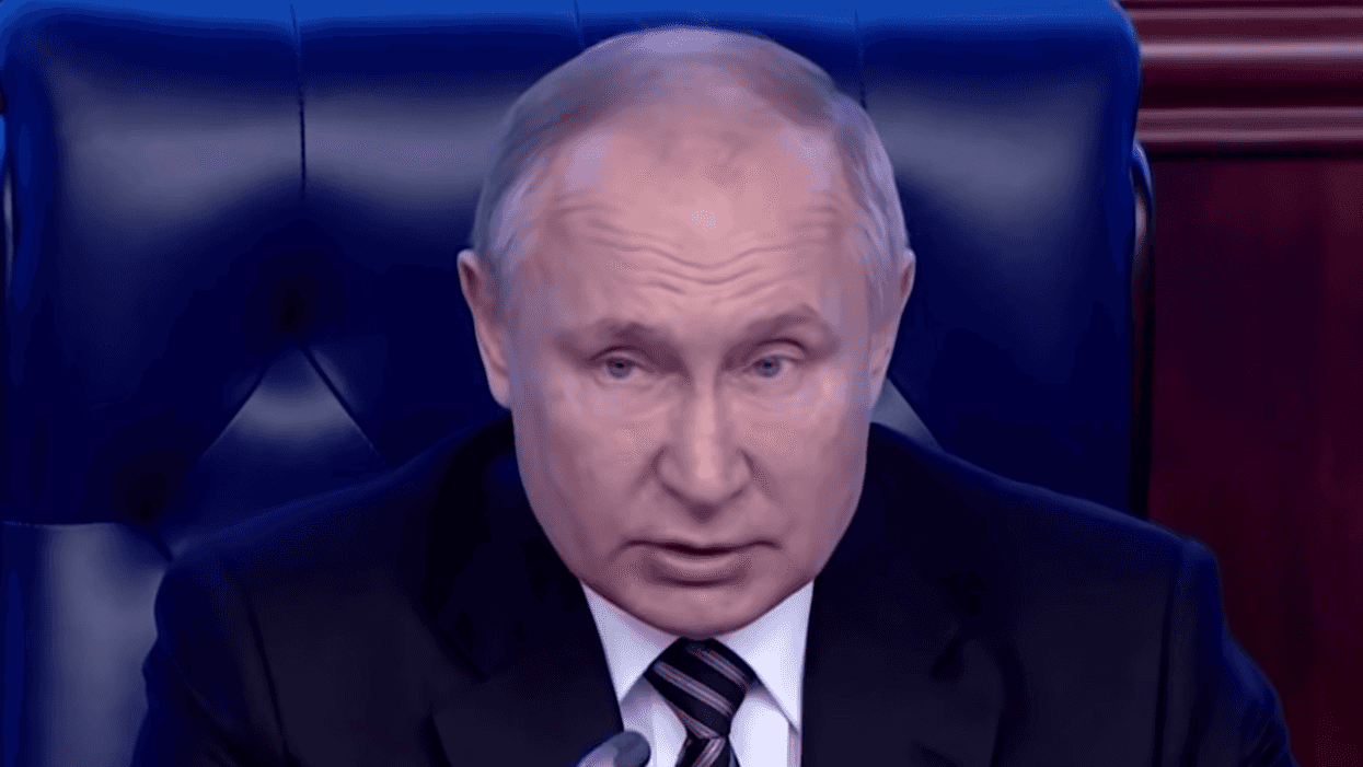 Russian nuclear submarines conduct drills as tensions mount