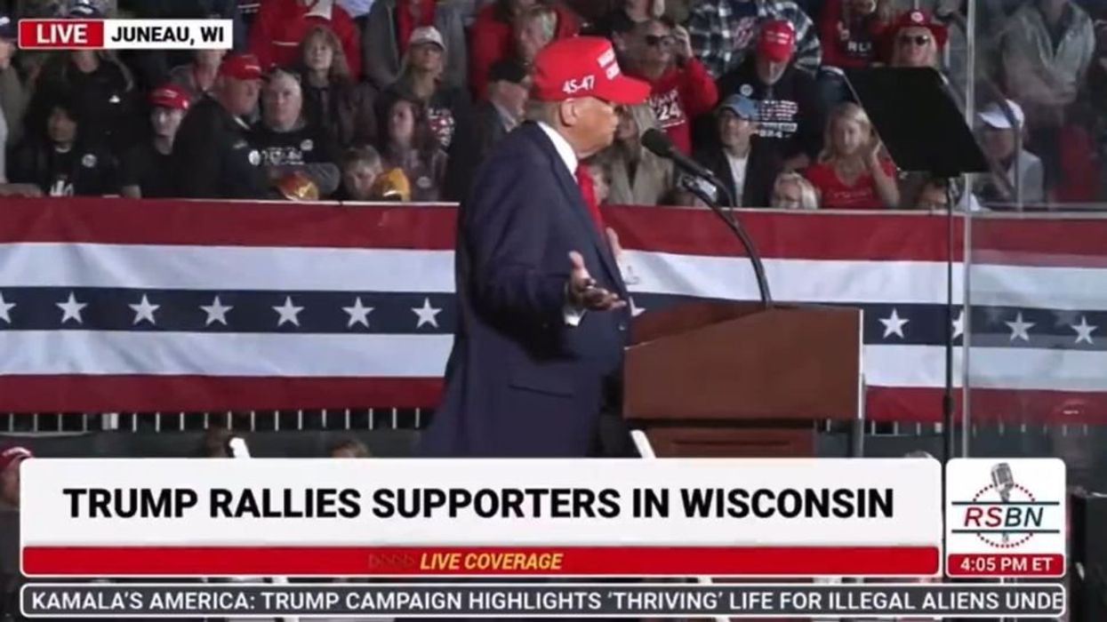 'People are leaving': 'Stunning' video appears to show Trump fans departing while he talks