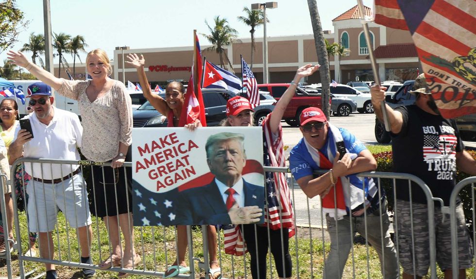 Trump supporters need a 'very bad burn' to snap out of their delusion: conservative