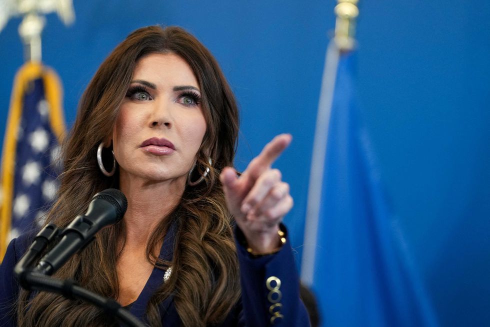 Trump insiders privately mock 'far-fetched' plan to use luxury jet for deportations