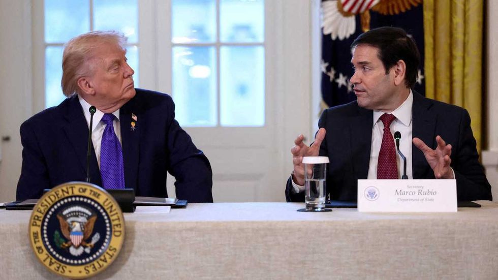 Trump tries to plug leaks with NDA plan for all federal government workers