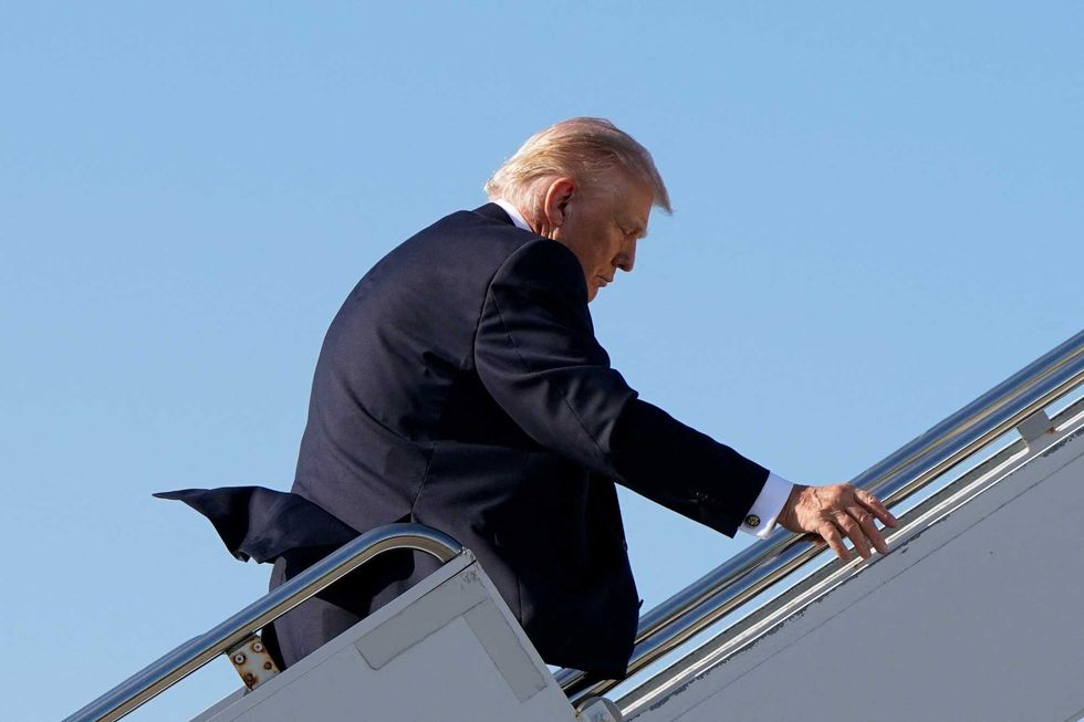 Critics hurl insults at Trump as stock market plunges