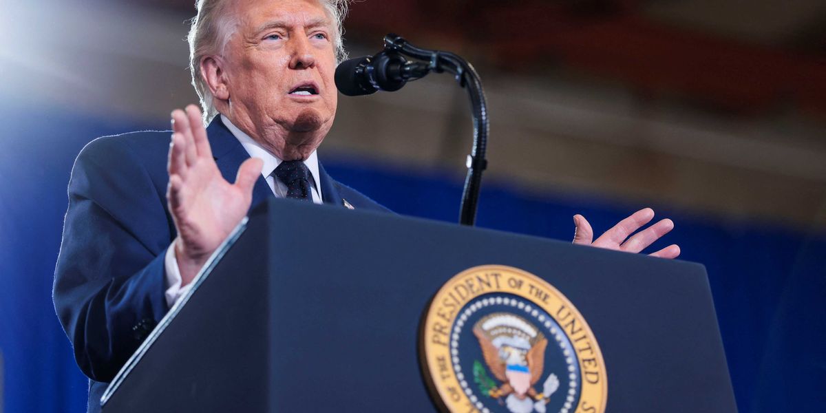Trump the bully got bullied and caved: intel expert