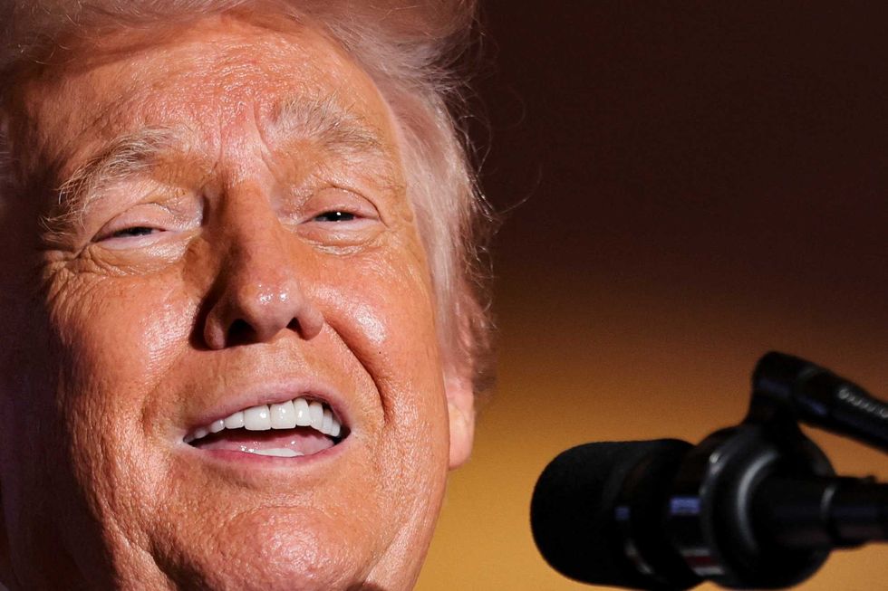 Trump’s team helpless to alert him of the 'five alarm fire' swallowing him: report