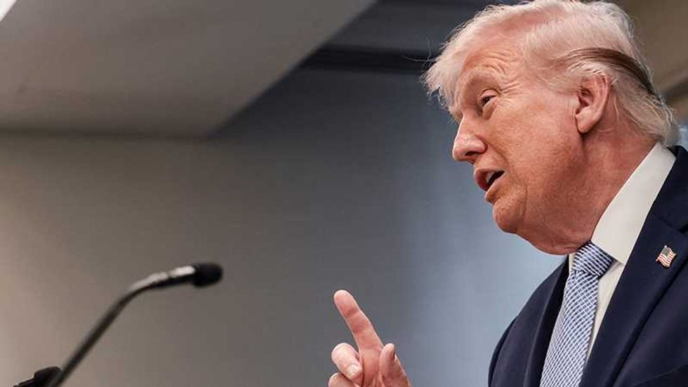 Defense editor busts Trump’s threat to jail reporter if they don’t turn over 'source'