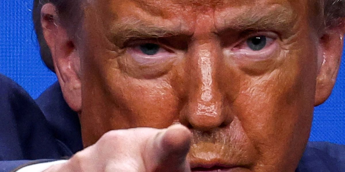 Economic civil war erupts in Trump administration as 'showdown' nears
