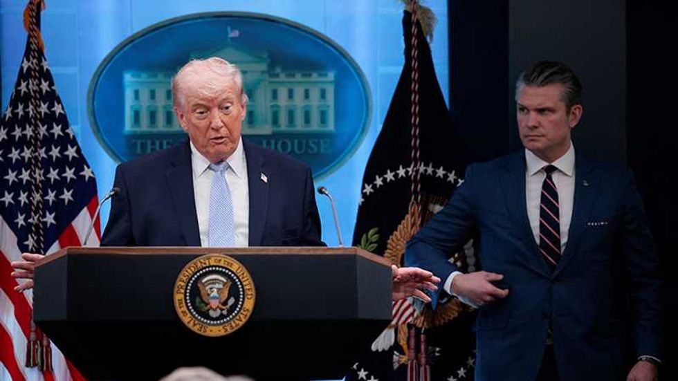 Defense analyst says Trump is dishonoring the military