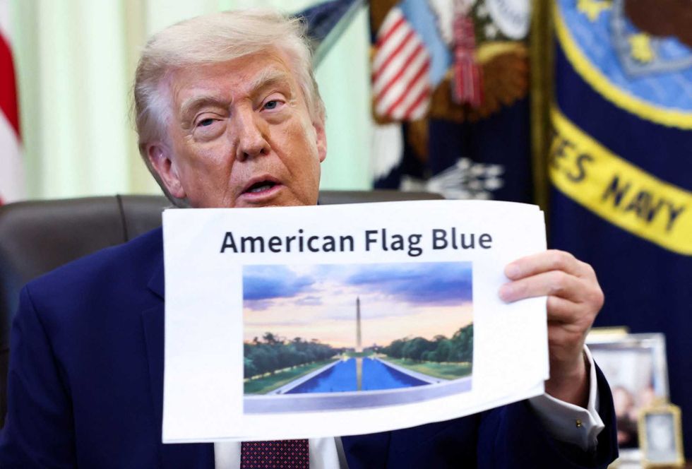Kritiker verspotten Trumps „Grafik" des blau gefärbten Spiegelbeckens