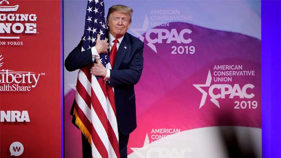 Η κυβέρνηση Τραμπ επανασχεδιάζει τη Μεγάλη Σφραγίδα των Ηνωμένων Πολιτειών στο δεκάρικο για πόλεμο