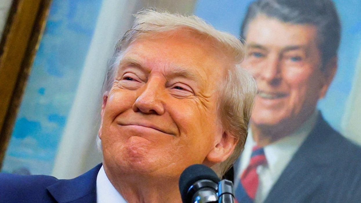 'Dept of Corruption': Trump ripped for costly Defense Department rebrand