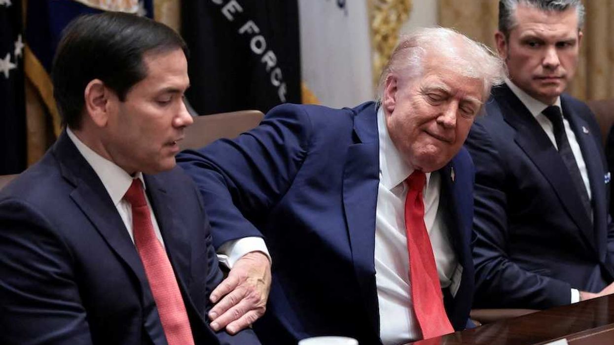 'Twice the size of a jar': Trump repeats bizarre claim during Cabinet meeting