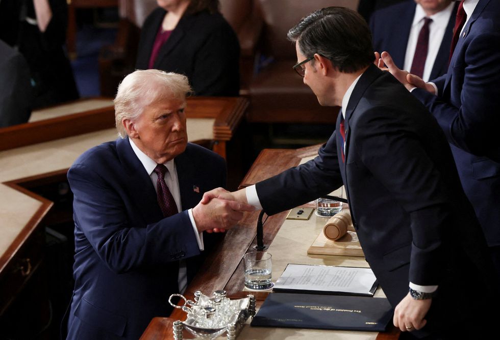 Trump folds in 'embarrassing fashion' after Congress calls his bluff
