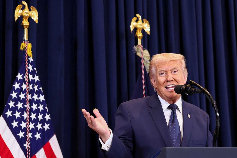 'کلاهبردار روانی ناپایدار': وفادارترین یاران ترامپ جوخه اعدام دایره‌ای را برافروختند