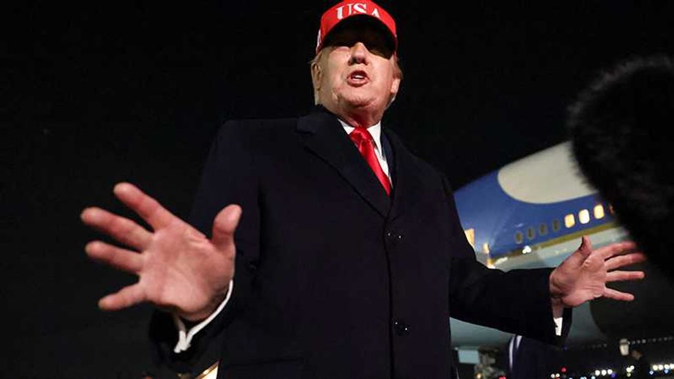 ट्रम्प सुरक्षित सीटों को युद्धक्षेत्र में बदल सकते हैं, चेतावनी जारी