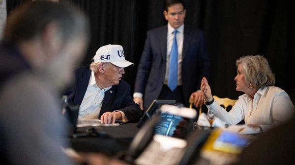 Trump in total disarray as senior officials leave in 'record numbers'