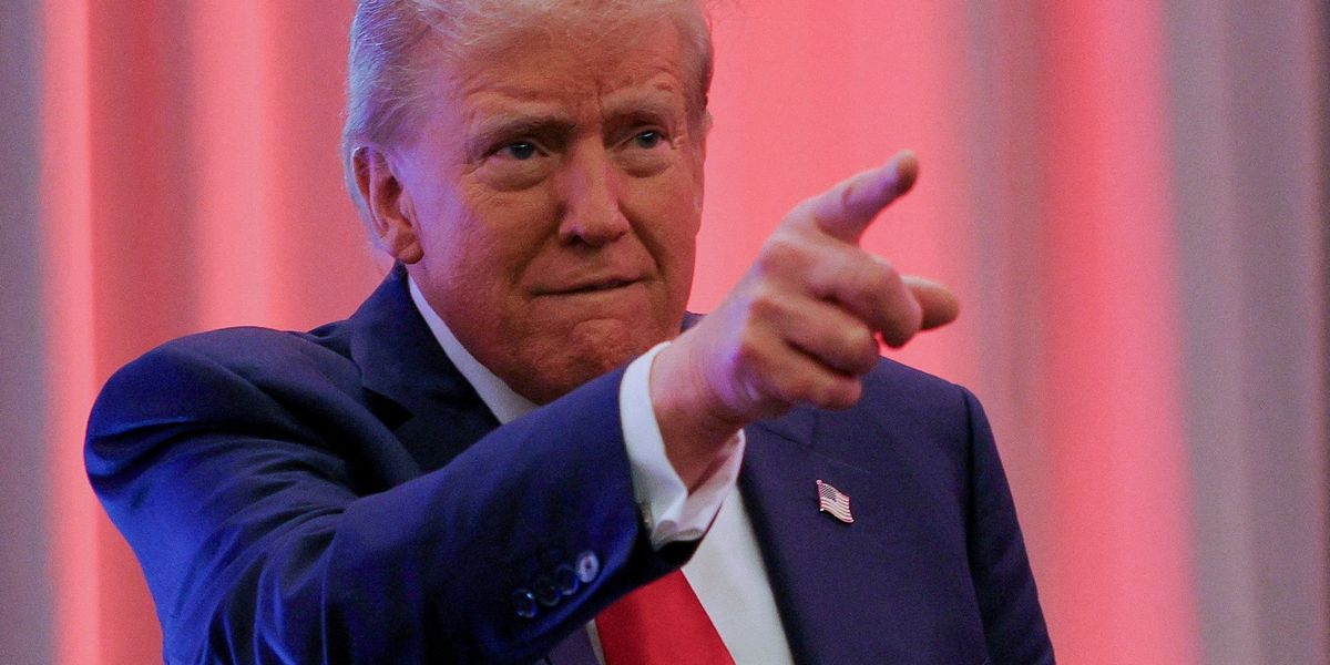 Dictator on day one: Team Trump already in disarray in less than two ...