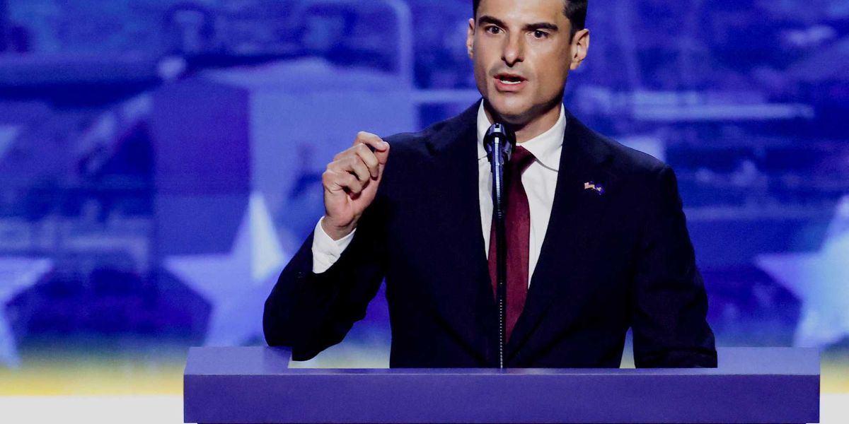 Gay dating app Grindr goes down in Dallas during RNC's Trump-a-Palooza