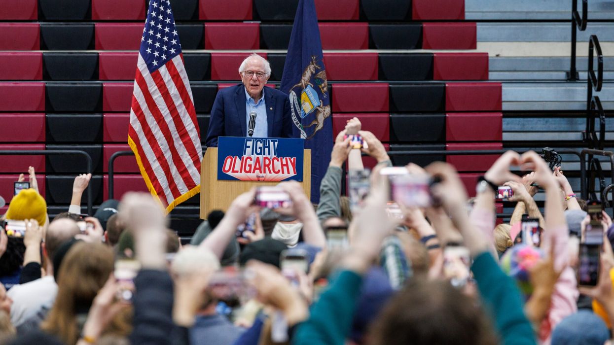 Bernie Sanders draws 10,000 supporters Michigan rally