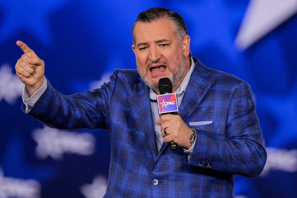 'Dumb': Republicans lash out over Trump’s $500 million bailout for troubled airline