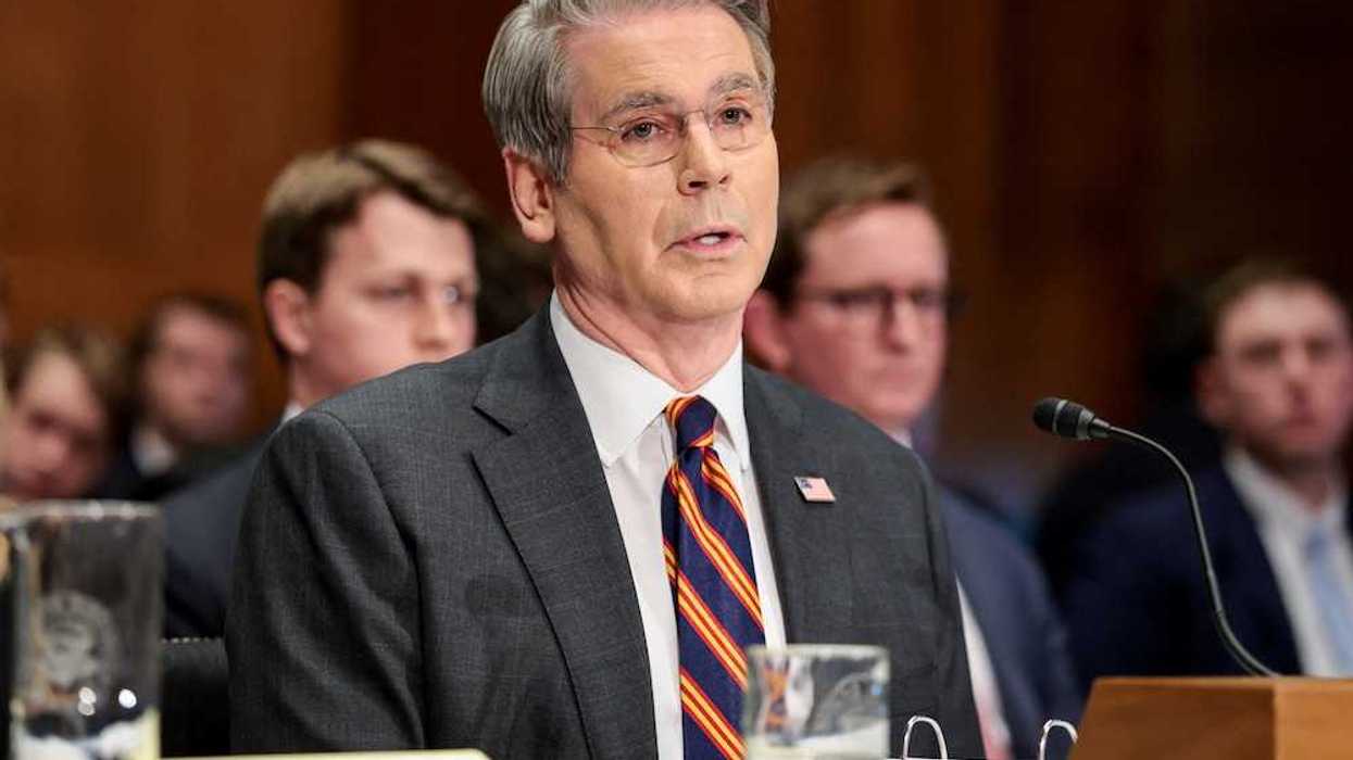 'Turn off MSNBC': Trump official blames media for plummeting consumer confidence