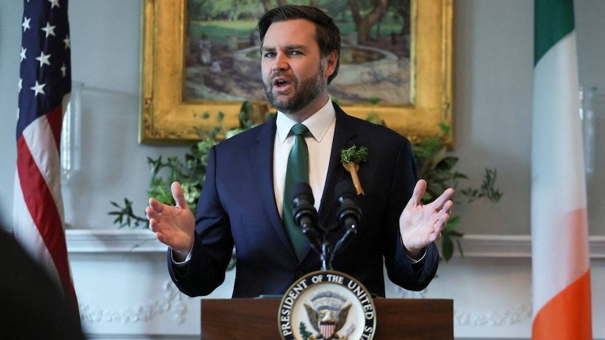 Watch: JD Vance loudly booed for 30 seconds straight by Kennedy Center crowd