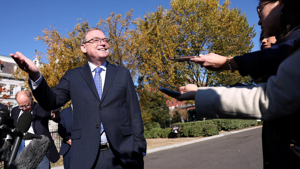 Top Trump aide: White House 'could concoct something' on missing unemployment data