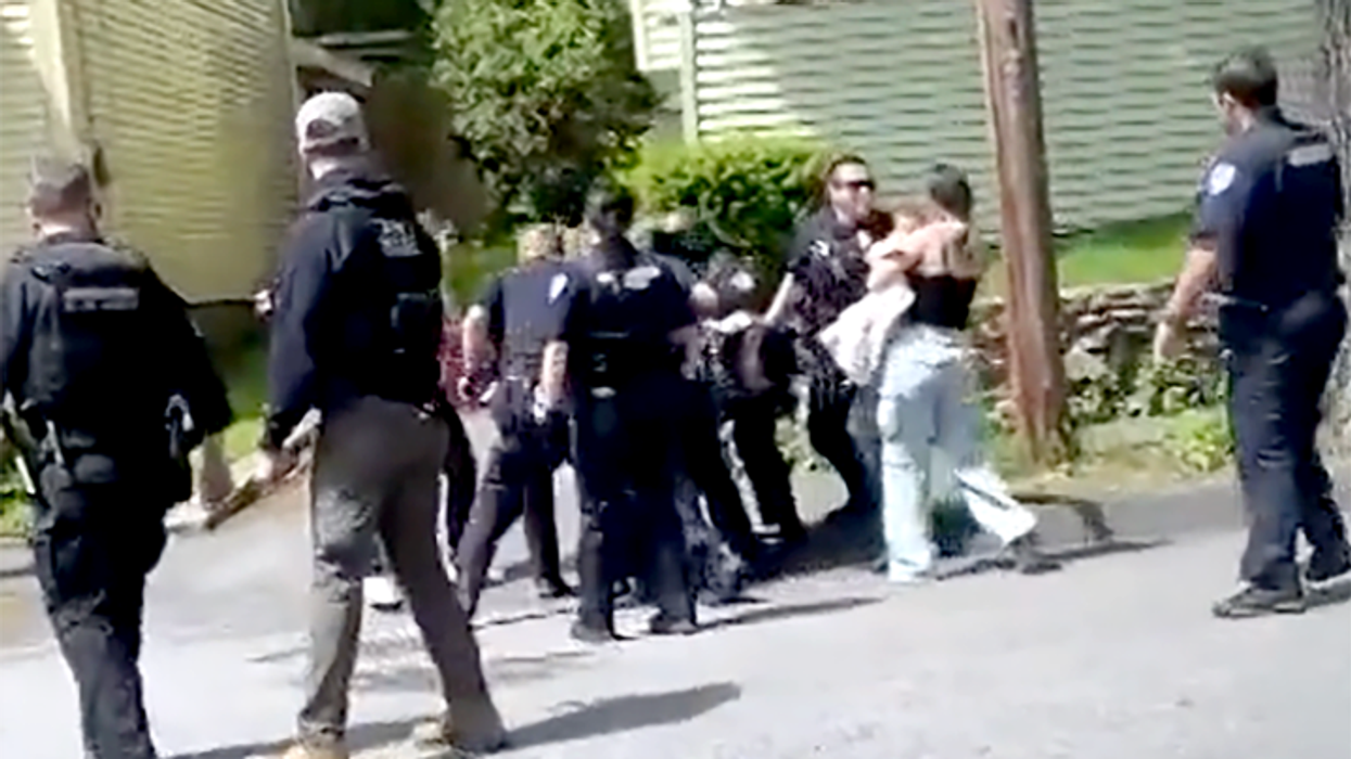 'Chaotic situation': 2 people arrested after 'unruly' crowd tries to 'stop' ICE detention