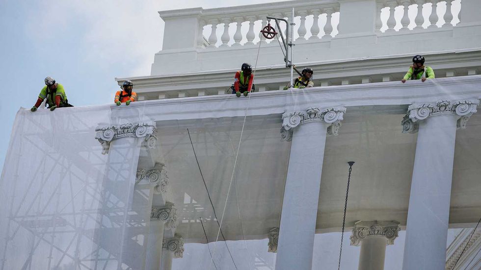 Trump blowing up Cabinet secretaries’ phones at all hours over DC renovations